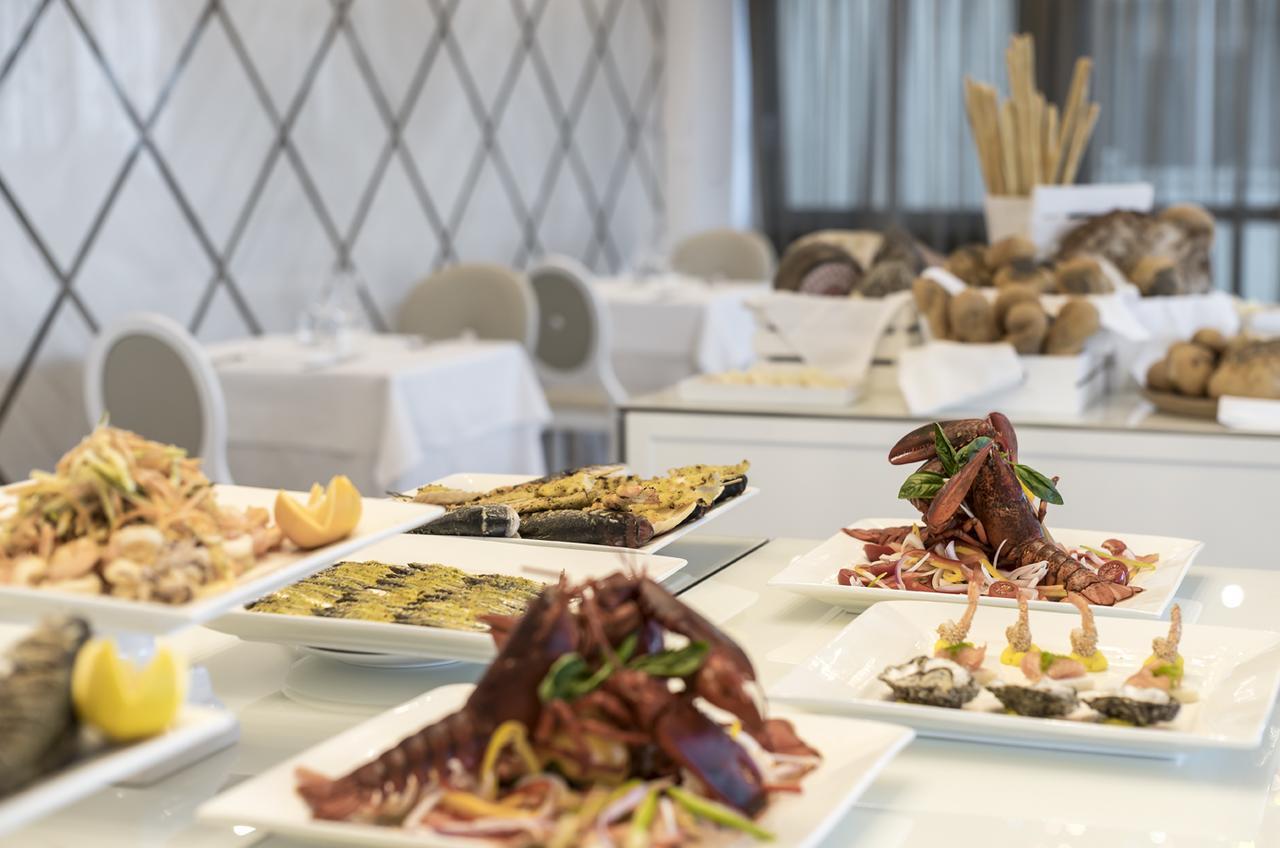 Hotel Tiffany'S Riccione Ngoại thất bức ảnh